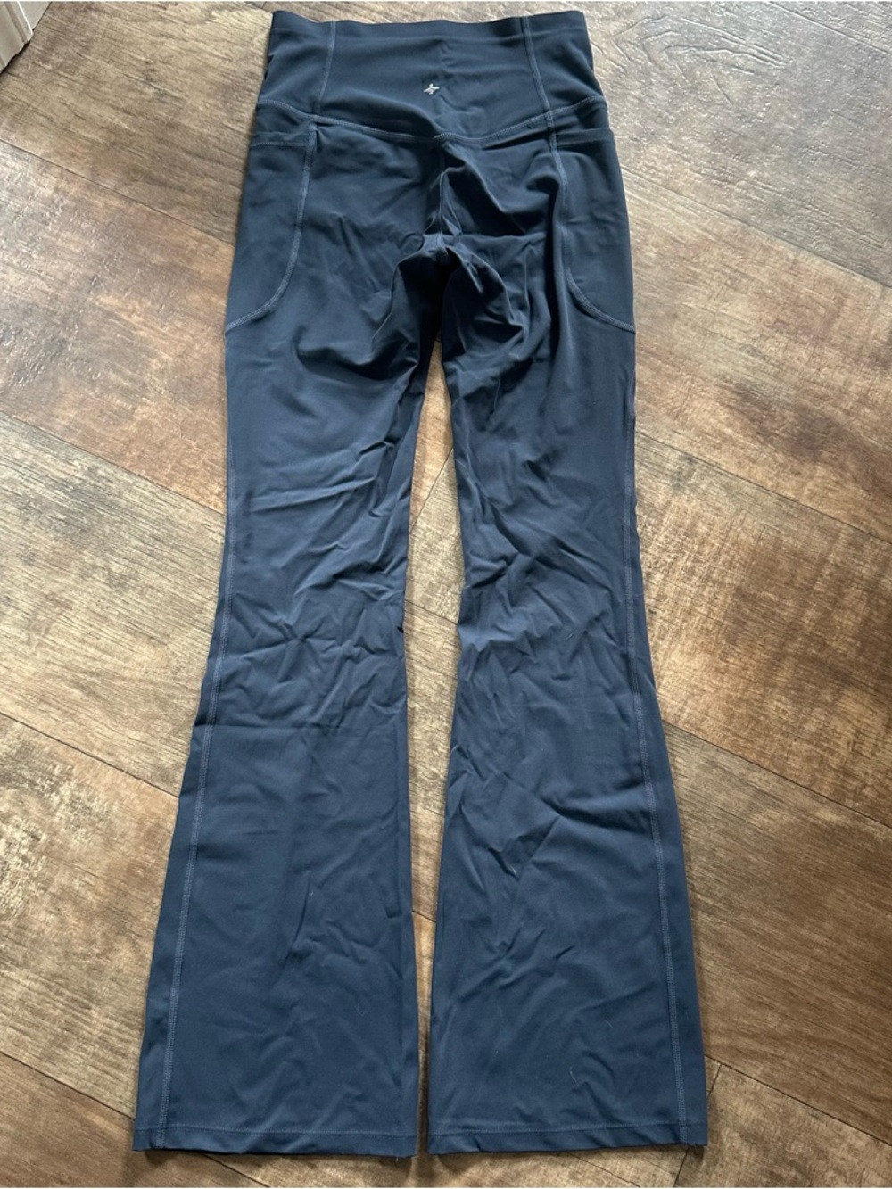 New without tag HALARA tummy control sculpting  side pocket flare legging indigo - Picture 7 of 8